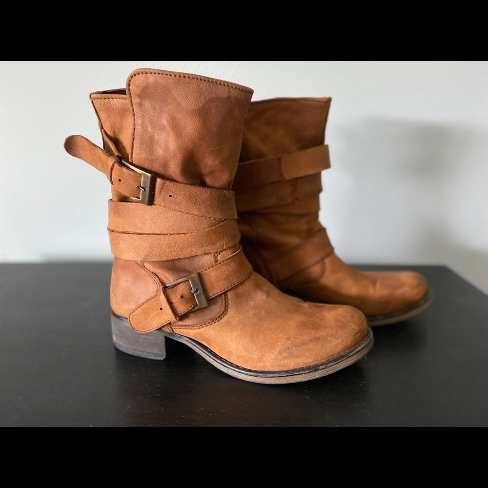 Steve Madden Wrap Belt Boot Size 8 1/2